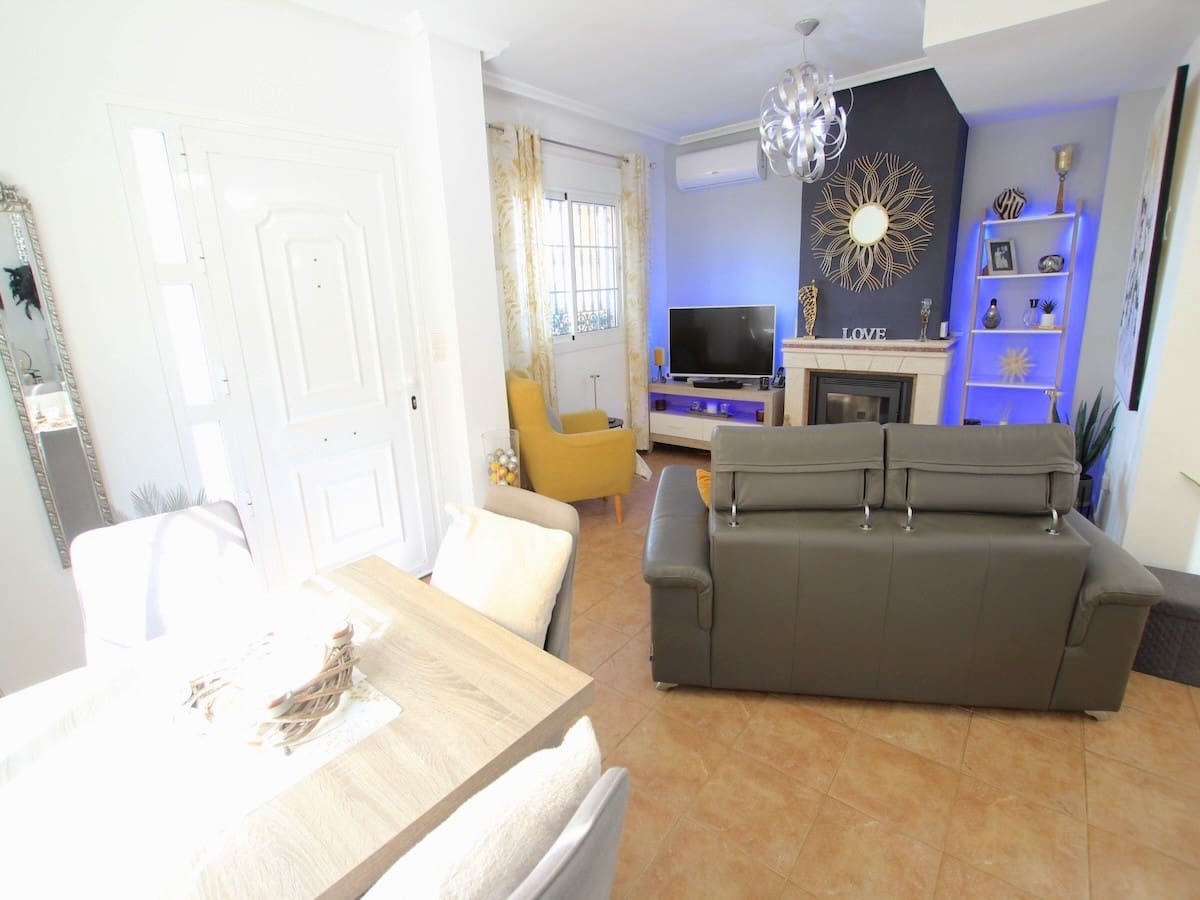 3 makuuhuone Huvila myytävänä paikassa El Raso mukana uima-altaan - 325 000 € (Ref: 9409089)