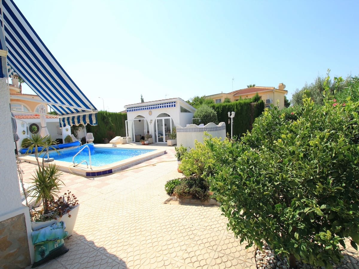 3 chambre Villa/Maison à vendre à Ciudad Quesada avec piscine - 399 950 € (Ref: 9409091)