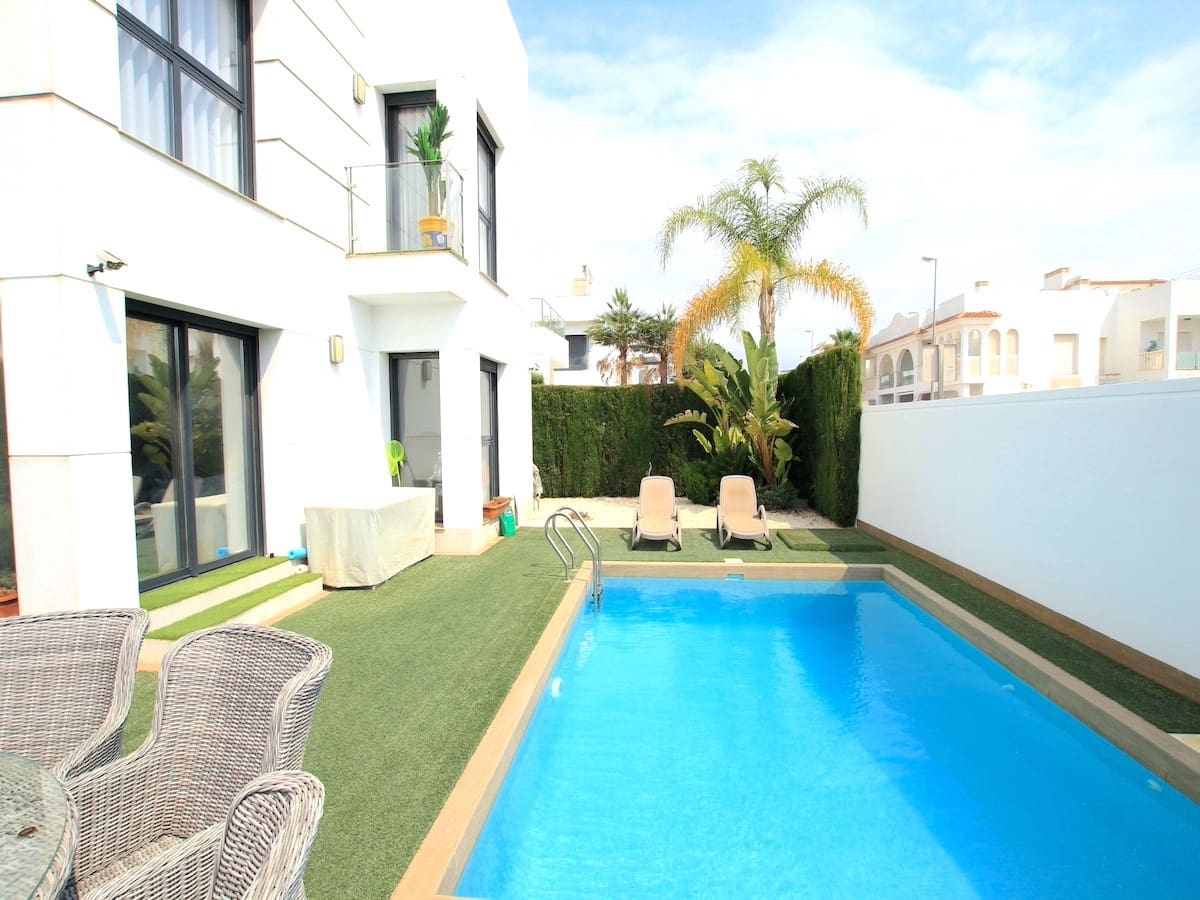 4 camera da letto Villa in vendita in Ciudad Quesada con piscina - 565.000 € (Rif: 9409093)
