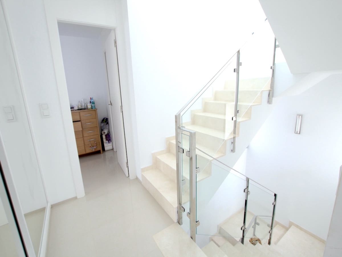 4 bedroom Villa for sale in Ciudad Quesada with pool - € 565,000 (Ref: 9409093)