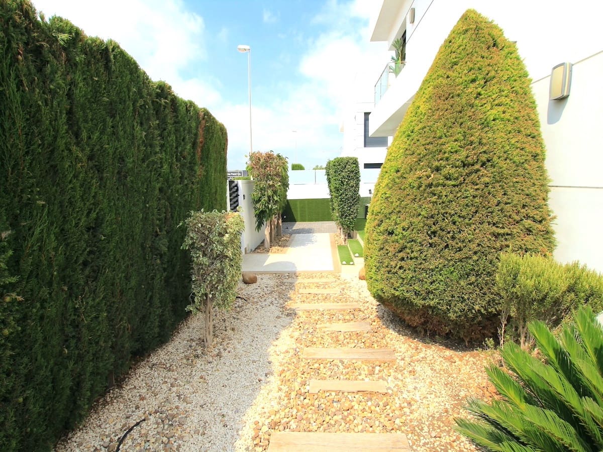 4 bedroom Villa for sale in Ciudad Quesada with pool - € 565,000 (Ref: 9409093)