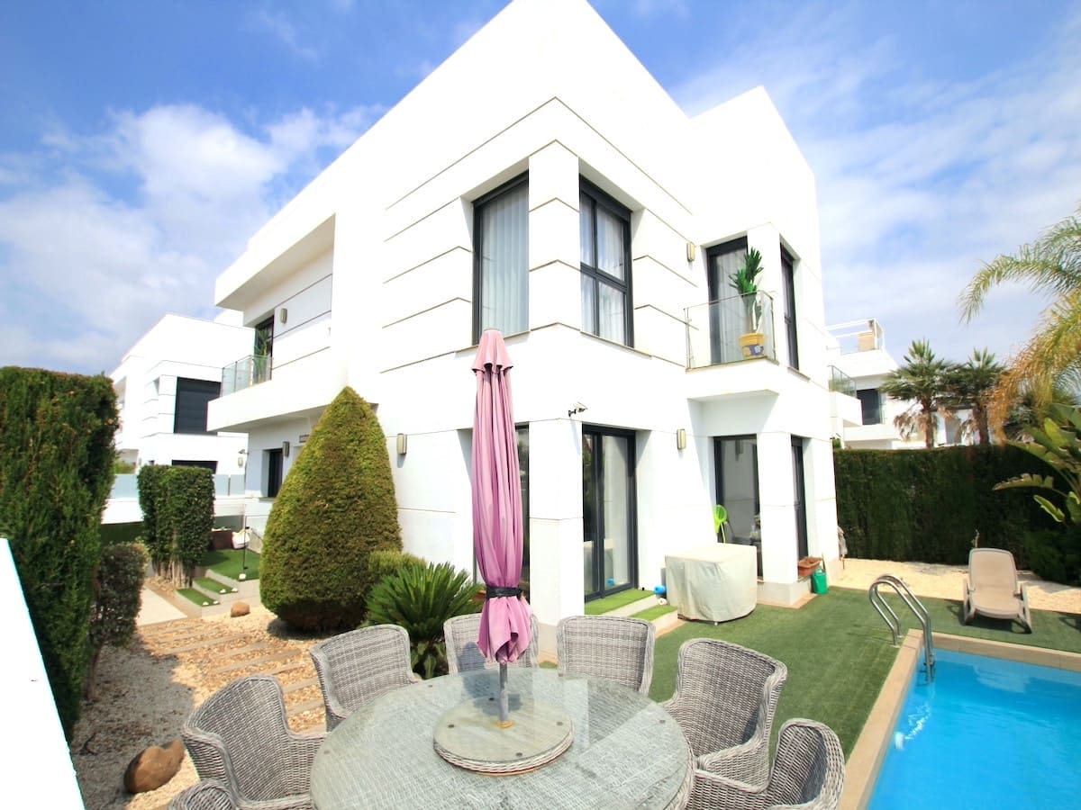 4 soveværelse Villa til salg i Ciudad Quesada - € 549.000 (Ref: 9409093)