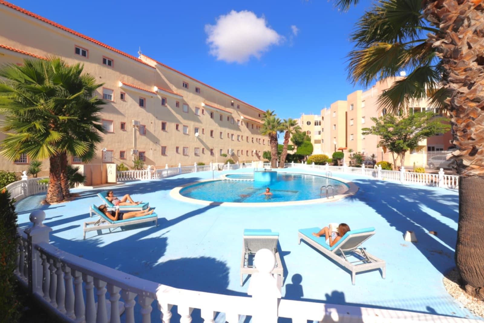 2 sovrum Lägenhet till salu i San Luis med pool - 126 850 € (Ref: 9409097)