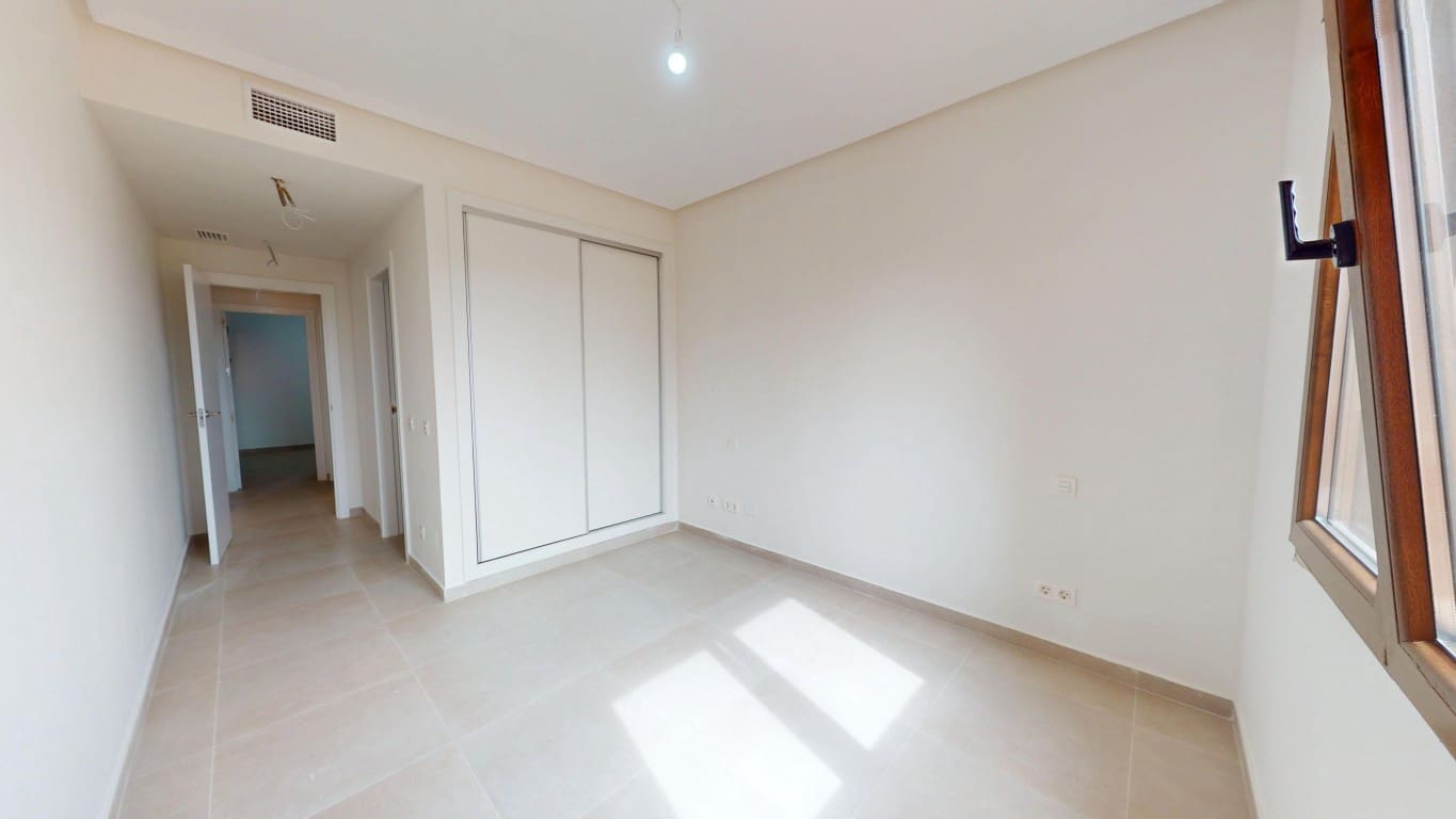 2 bedroom Apartment for sale in Los Alcazares with pool garage - € 175,000 (Ref: 9425651)