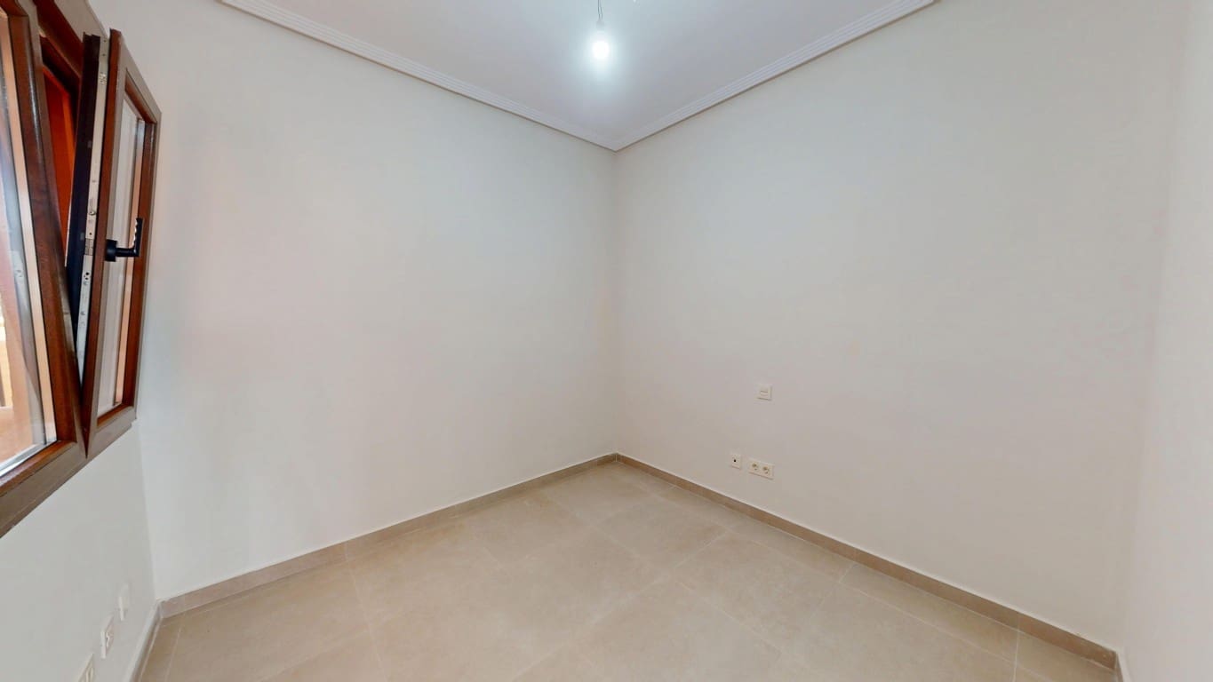 2 bedroom Apartment for sale in Los Alcazares with pool garage - € 175,000 (Ref: 9425651)