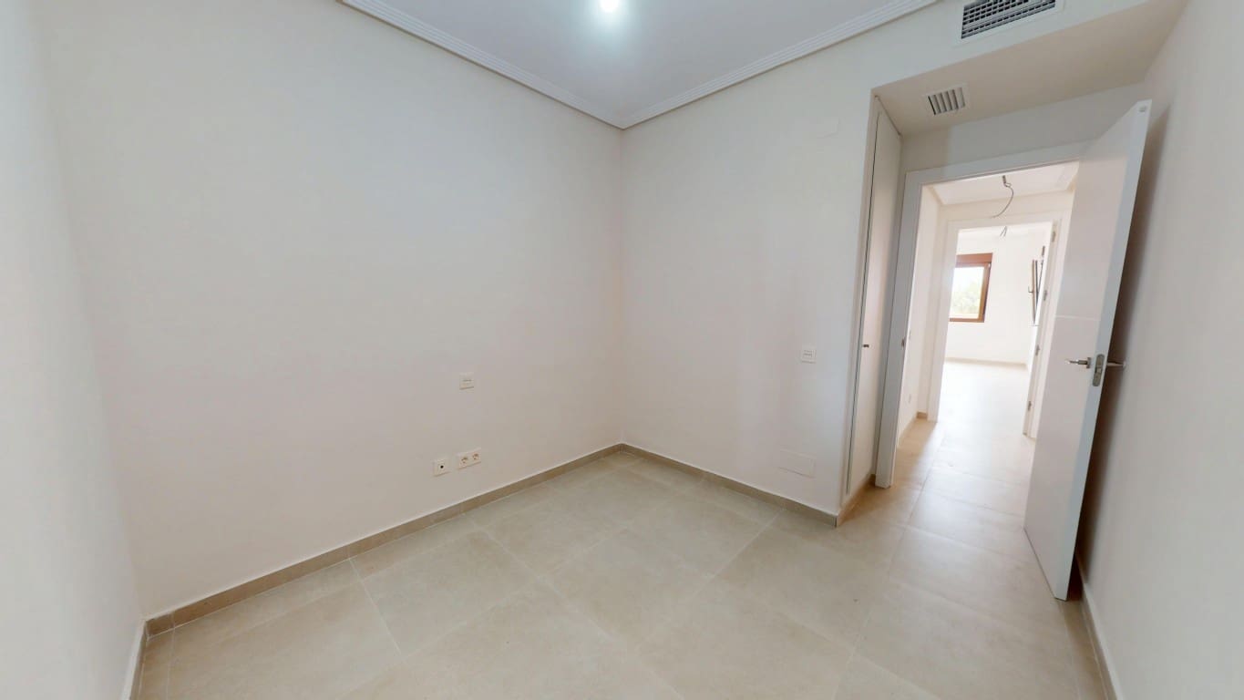 2 bedroom Apartment for sale in Los Alcazares with pool garage - € 175,000 (Ref: 9425651)