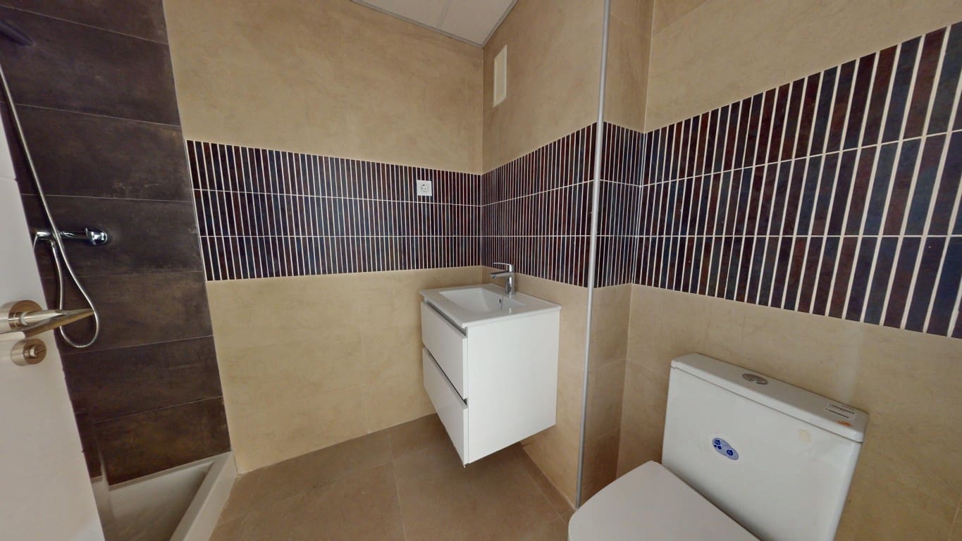 2 bedroom Apartment for sale in Los Alcazares with pool garage - € 175,000 (Ref: 9425651)