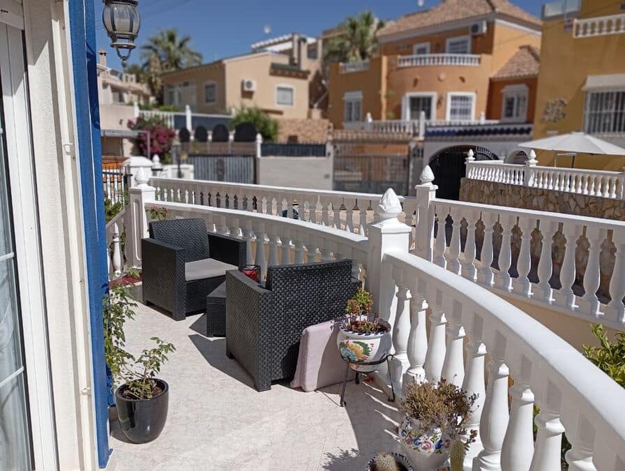 3 bedroom Villa for sale in Villamartin - € 260,000 (Ref: 9425652)