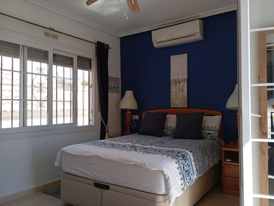 3 bedroom Villa for sale in Villamartin - € 260,000 (Ref: 9425652)