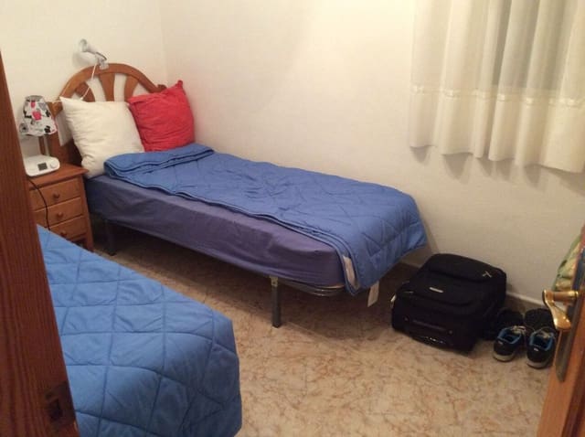 3 makuuhuone Omakotitalo myytävänä paikassa Playa Flamenca, Orihuela mukana uima-altaan 
autotalli - 199 900 € (Ref: 9425653)