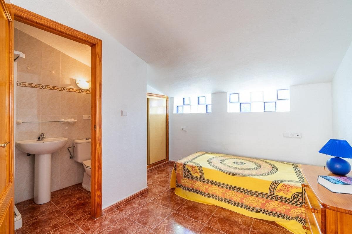 3 soverom Hus til salgs i Playa Flamenca med svømmebasseng - € 169 000 (Ref: 9426844)