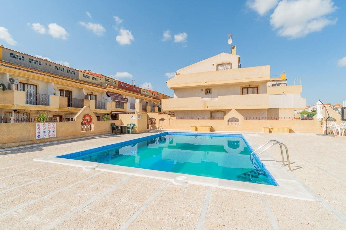 3 soverom Hus til salgs i Playa Flamenca med svømmebasseng - € 169 000 (Ref: 9426844)