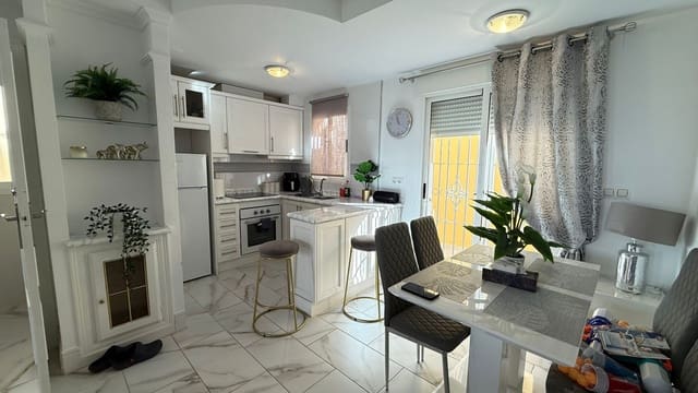 2 soverom Villa til salgs i Blue Lagoon med svømmebasseng - € 210 000 (Ref: 9432838)