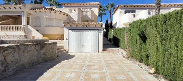 3 soverom Villa til salgs i Villamartin, Orihuela med svømmebasseng garasje - € 465 000 (Ref: 9441742)