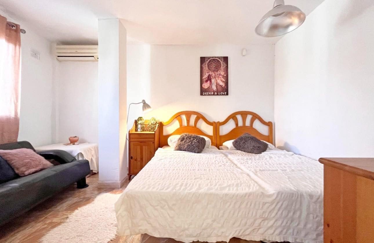 4 sypialnia Willa na sprzedaż w La Zenia z basenem - 399 000 € (Ref: 9441747)