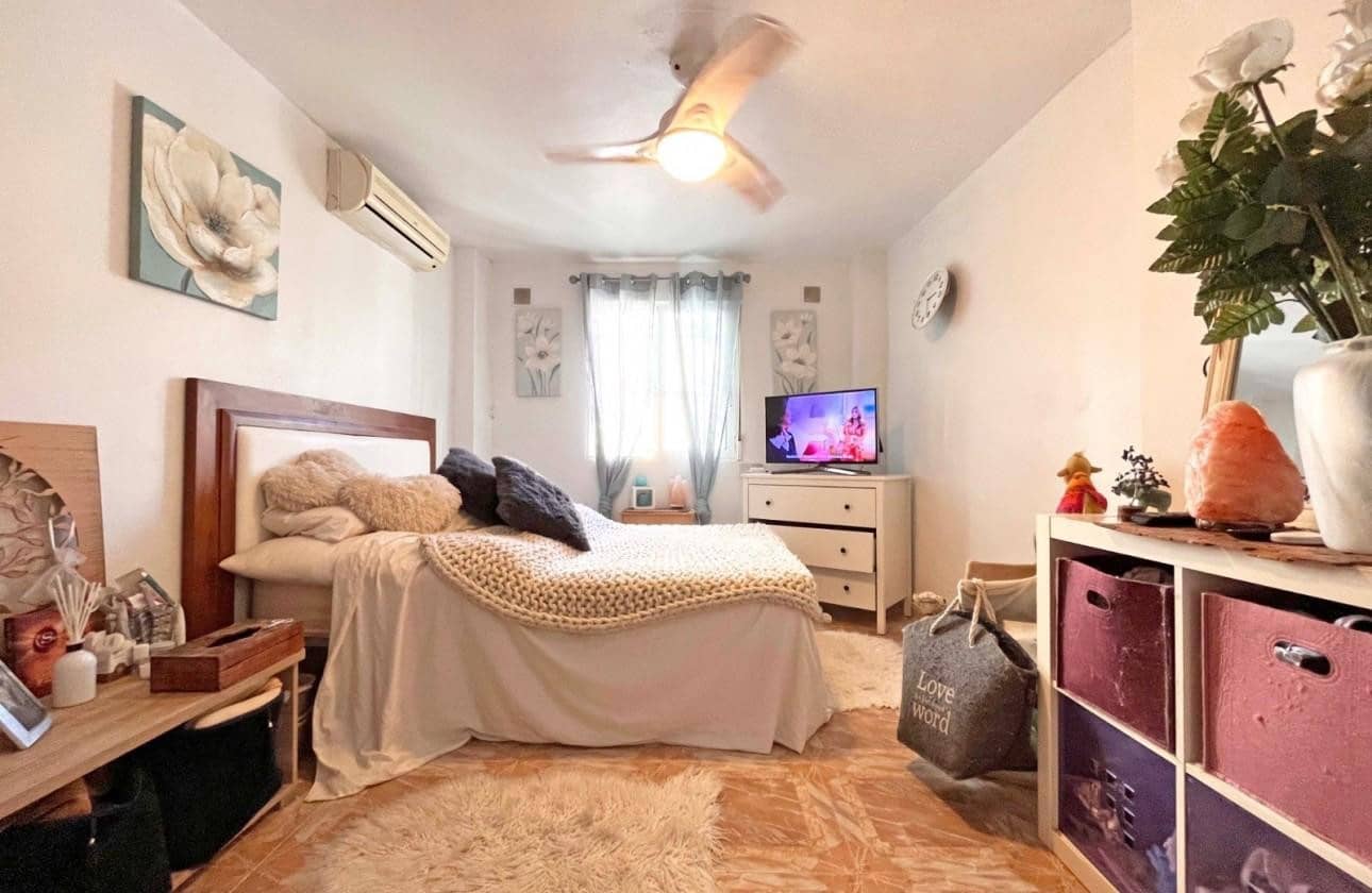 4 sypialnia Willa na sprzedaż w La Zenia z basenem - 399 000 € (Ref: 9441747)