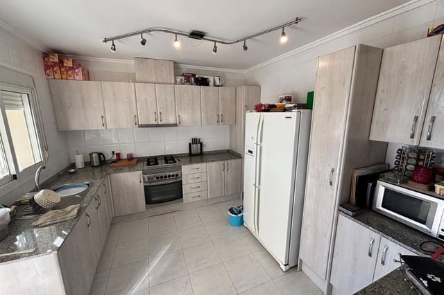 5 makuuhuone Huvila myytävänä paikassa Ciudad Quesada, Rojales mukana uima-altaan 
autotalli - 595 000 € (Ref: 9441750)