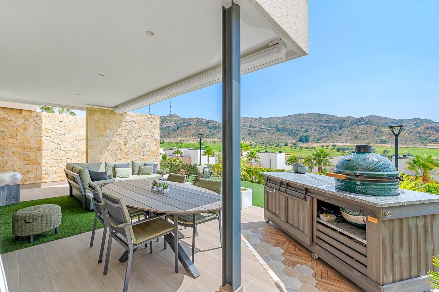 2 bedroom Apartment for sale in Monforte del Cid with pool garage - € 339,500 (Ref: 9445738)