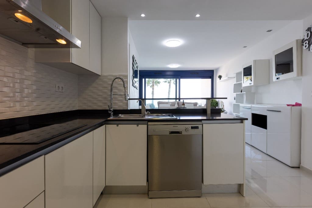 2 sypialnia Apartament na sprzedaż w Punta Prima z basenem garażem - 385 000 € (Ref: 9448997)