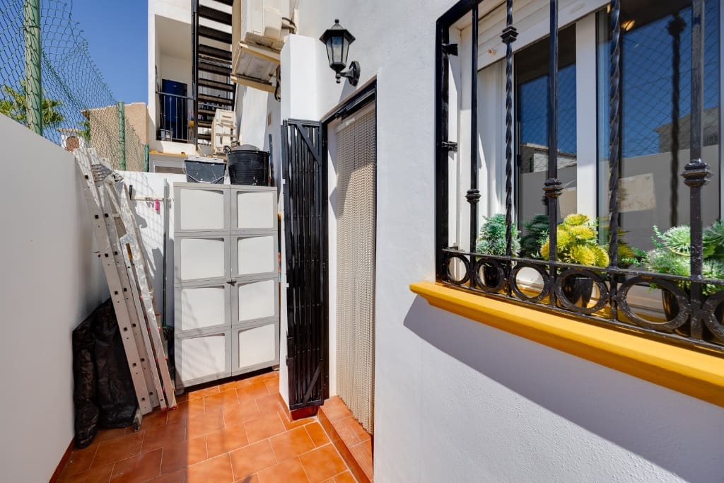 2 soverom Hus til salgs i Orihuela Costa med svømmebasseng garasje - € 189 999 (Ref: 9448998)