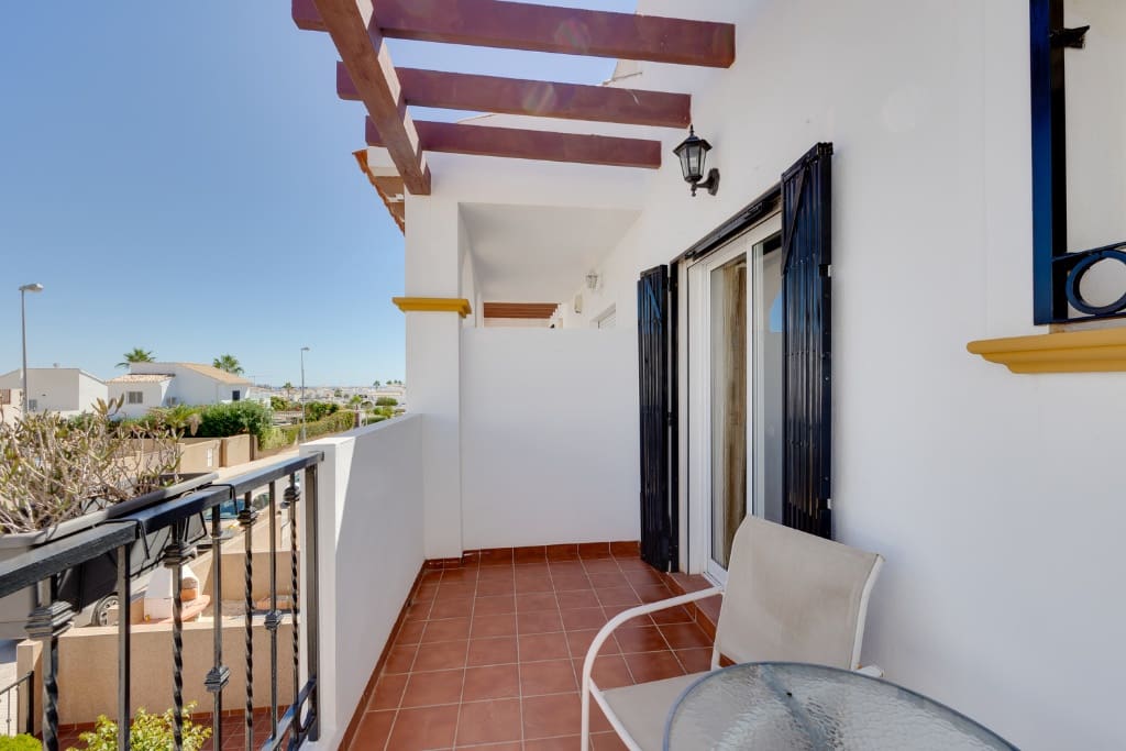 2 soverom Hus til salgs i Orihuela Costa med svømmebasseng garasje - € 189 999 (Ref: 9448998)