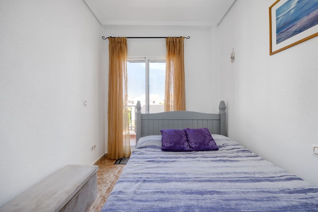 2 soverom Hus til salgs i Orihuela Costa med svømmebasseng garasje - € 189 999 (Ref: 9448998)