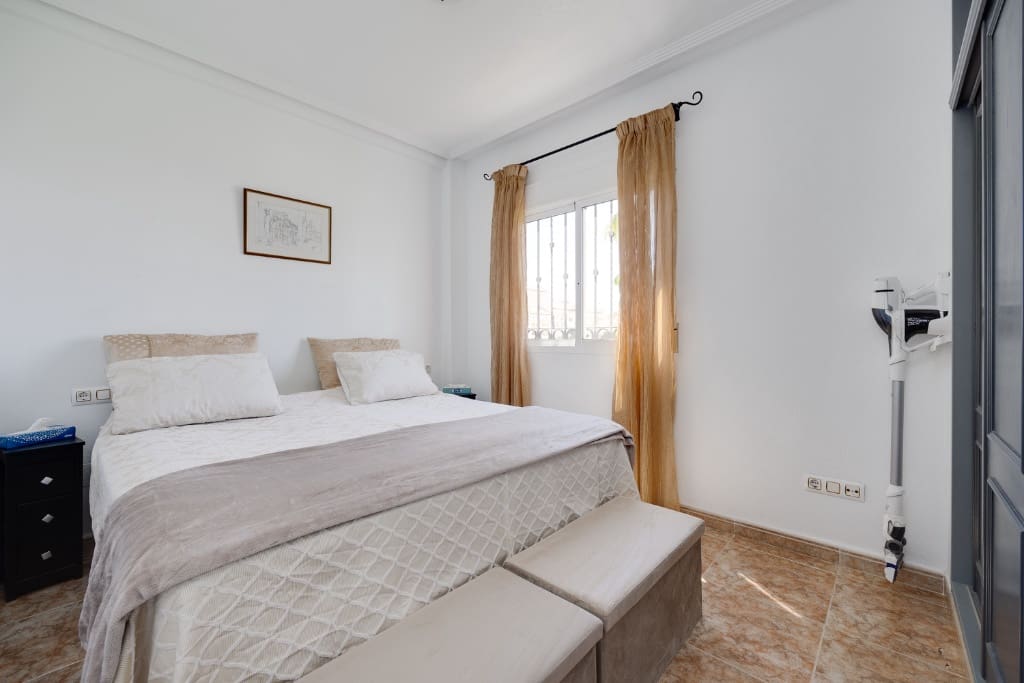 2 soverom Hus til salgs i Orihuela Costa med svømmebasseng garasje - € 189 999 (Ref: 9448998)