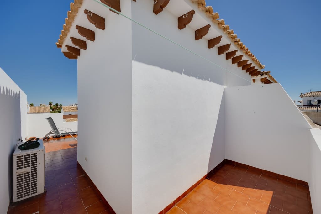 2 soverom Hus til salgs i Orihuela Costa med svømmebasseng garasje - € 189 999 (Ref: 9448998)