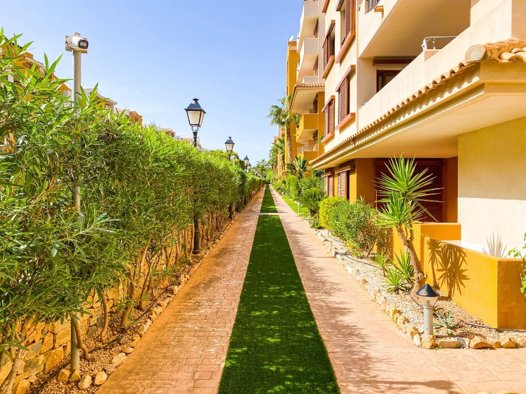 2 soveværelse Lejlighed til salg i Orihuela Costa med swimmingpool garage - € 270.000 (Ref: 9449000)