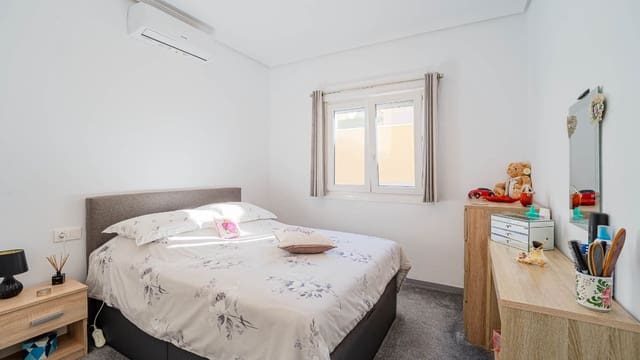 2 bedroom Villa for sale in Los Altos with pool garage - € 264,900 (Ref: 9449001)