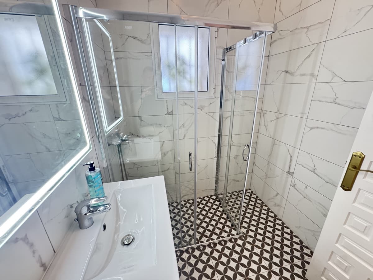 3 quarto Moradia para venda em Villamartin com piscina - 375 000 € (Ref: 9452480)