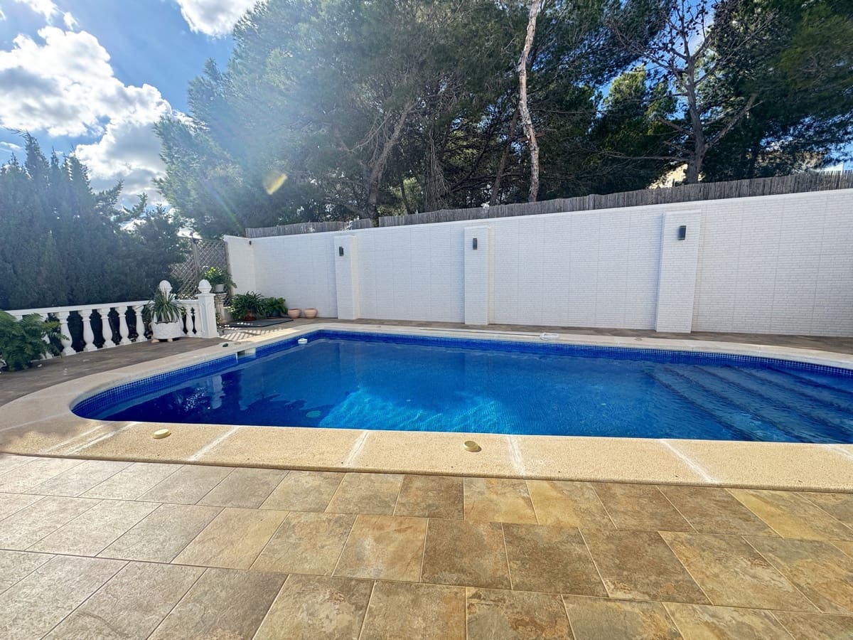 3 quarto Moradia para venda em Villamartin com piscina - 375 000 € (Ref: 9452480)