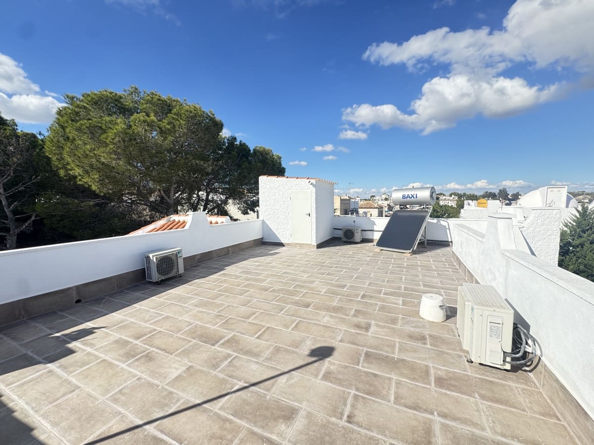 3 quarto Moradia para venda em Villamartin com piscina - 375 000 € (Ref: 9452480)