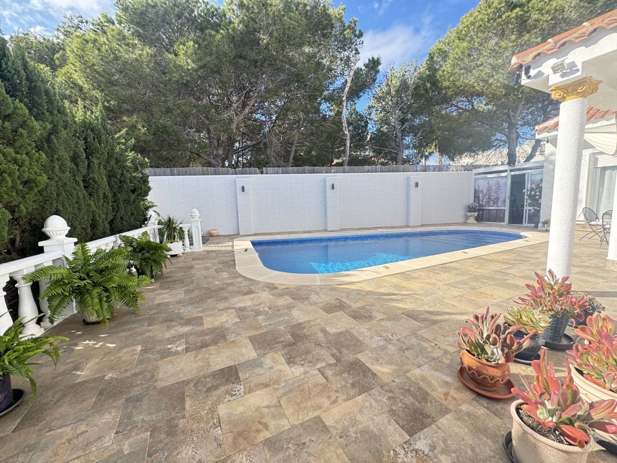 3 quarto Moradia para venda em Villamartin com piscina - 375 000 € (Ref: 9452480)