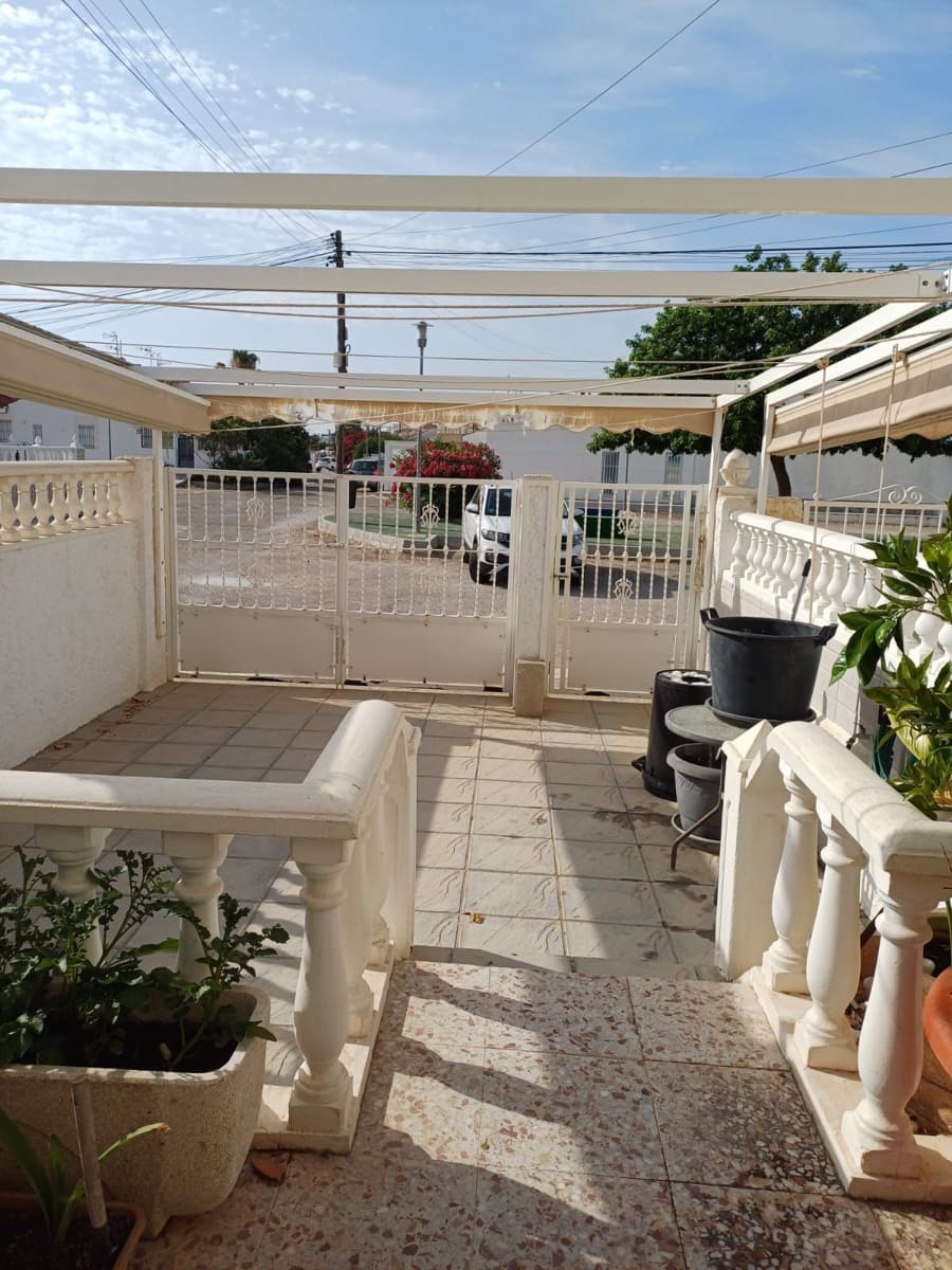 2 sypialnia Dom na sprzedaż w Torrevieja z basenem - 144 000 € (Ref: 9452743)
