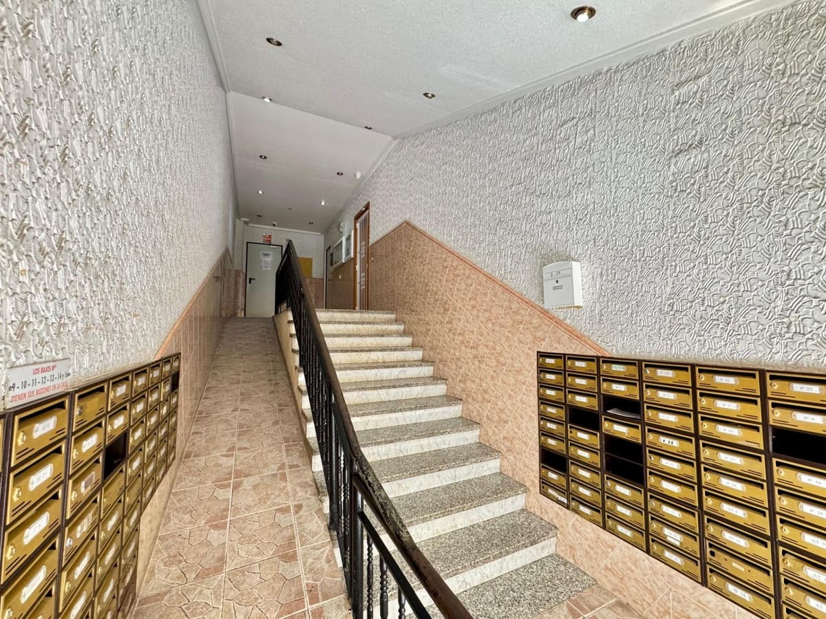 2 sypialnia Penthouse na sprzedaż w Torrevieja z basenem - 140 000 € (Ref: 9452744)