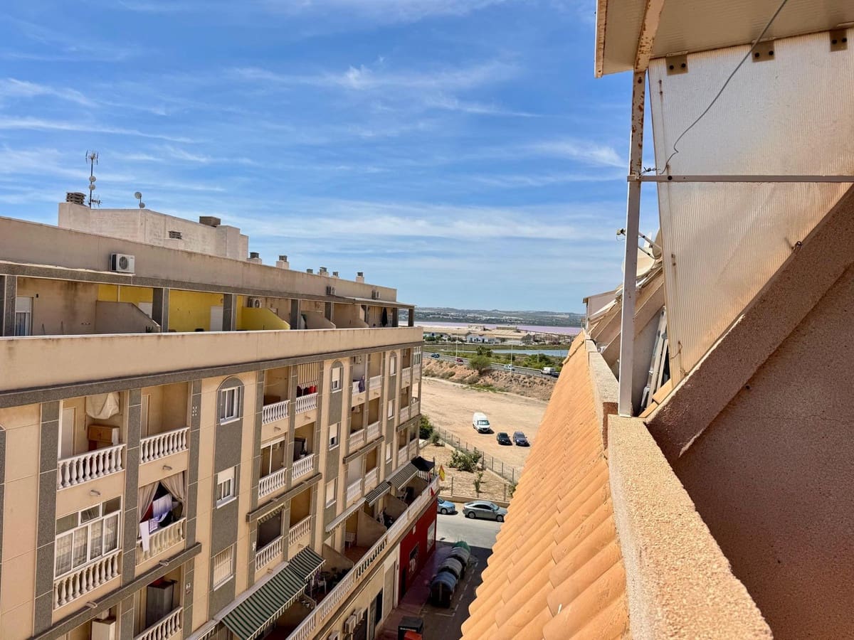2 quarto Penthouse para venda em Torrevieja com piscina - 140 000 € (Ref: 9452744)