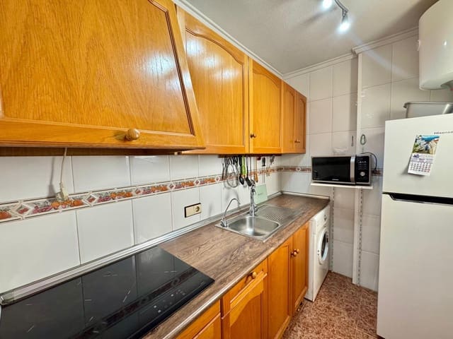 2 Zimmer Penthouse zu verkaufen in Puerto Deportivo, Torrevieja mit Pool - 140.000 € (Ref: 9452744)