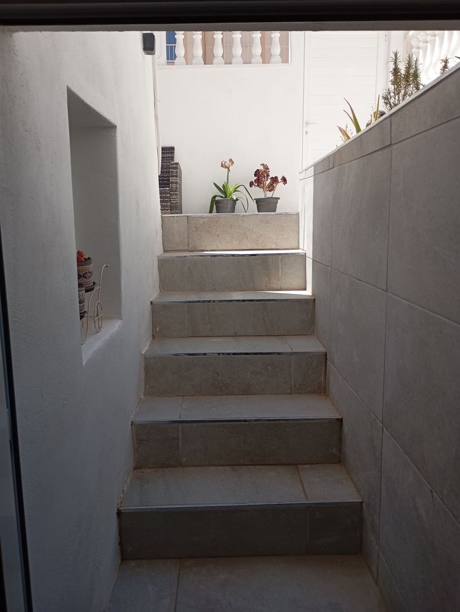 2 quarto Apartamento para venda em Torrevieja com piscina - 145 000 € (Ref: 9452864)