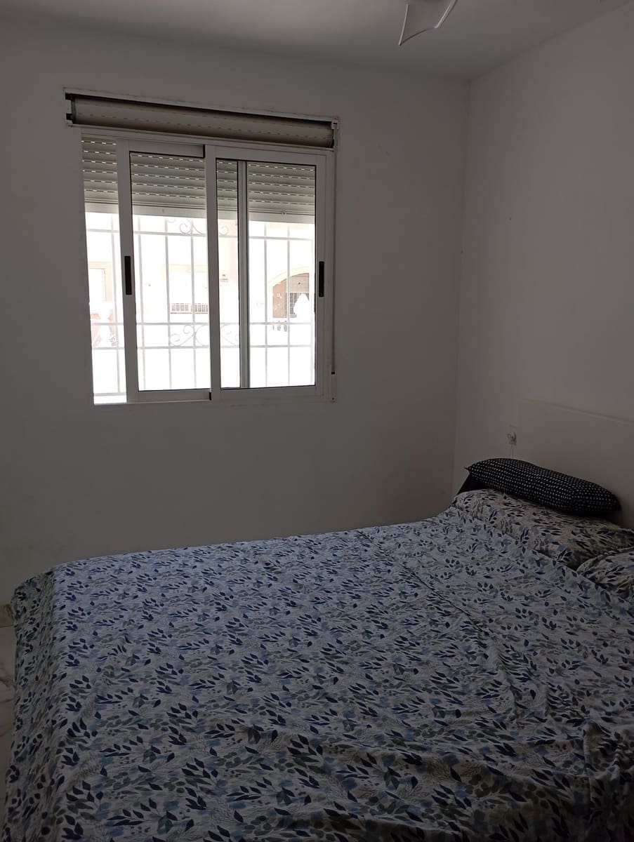 2 quarto Apartamento para venda em Torrevieja com piscina - 145 000 € (Ref: 9452864)