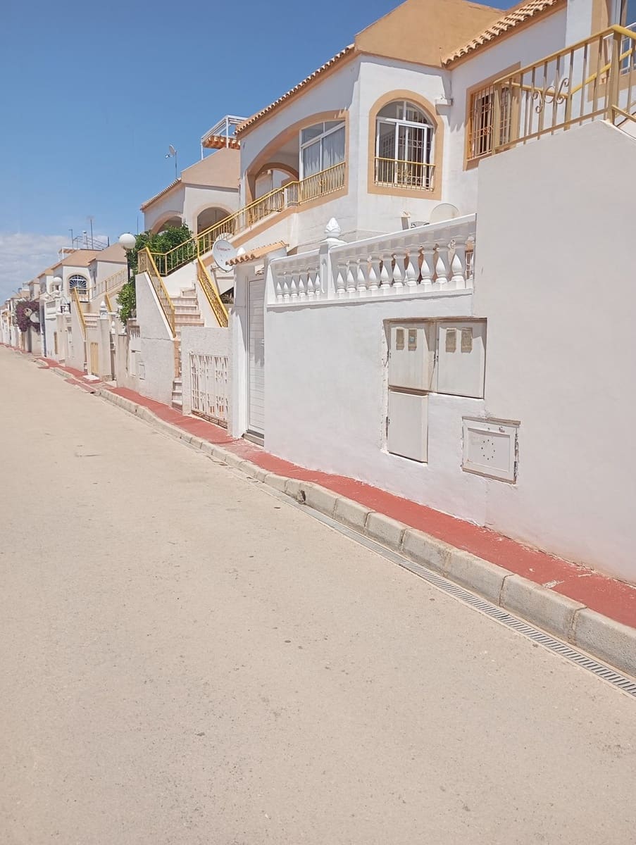 2 quarto Apartamento para venda em Torrevieja com piscina - 145 000 € (Ref: 9452864)