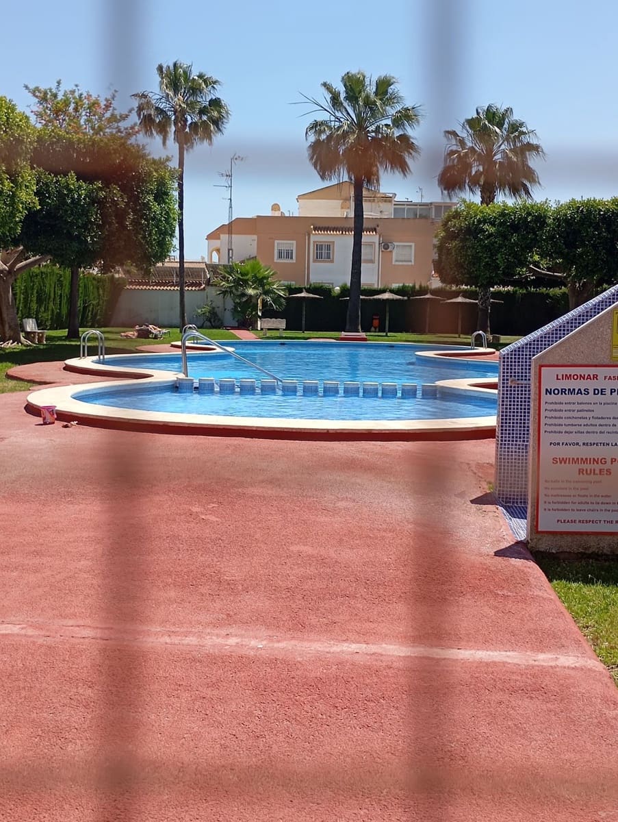 2 quarto Apartamento para venda em Torrevieja com piscina - 145 000 € (Ref: 9452864)