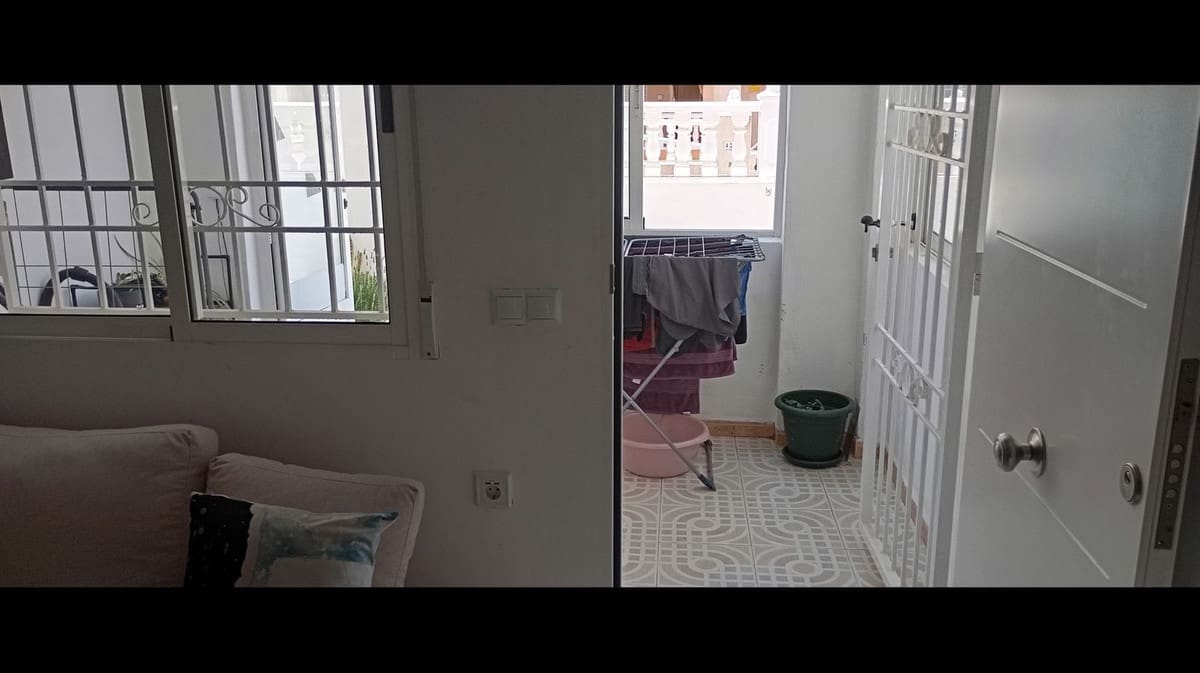 2 quarto Apartamento para venda em Torrevieja com piscina - 145 000 € (Ref: 9452864)