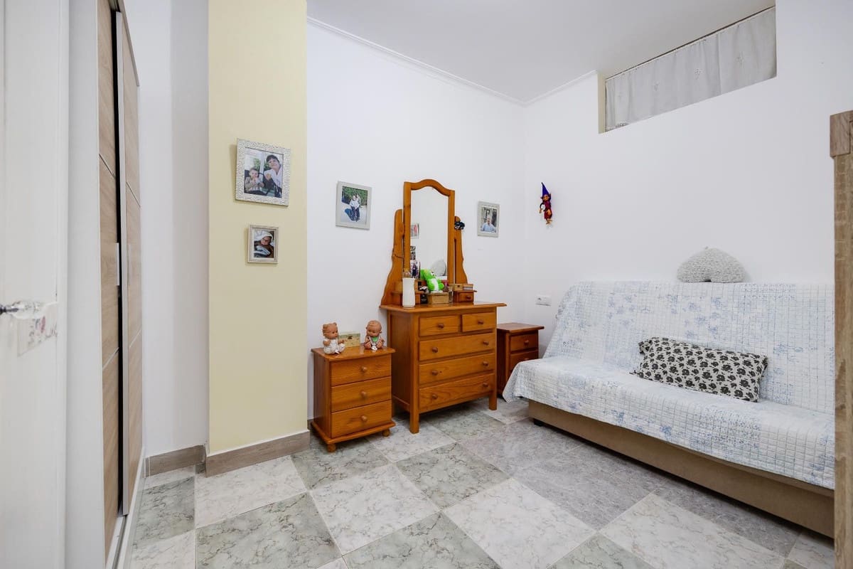3 bedroom Apartment for sale in Torrevieja - € 144,995 (Ref: 9452865)