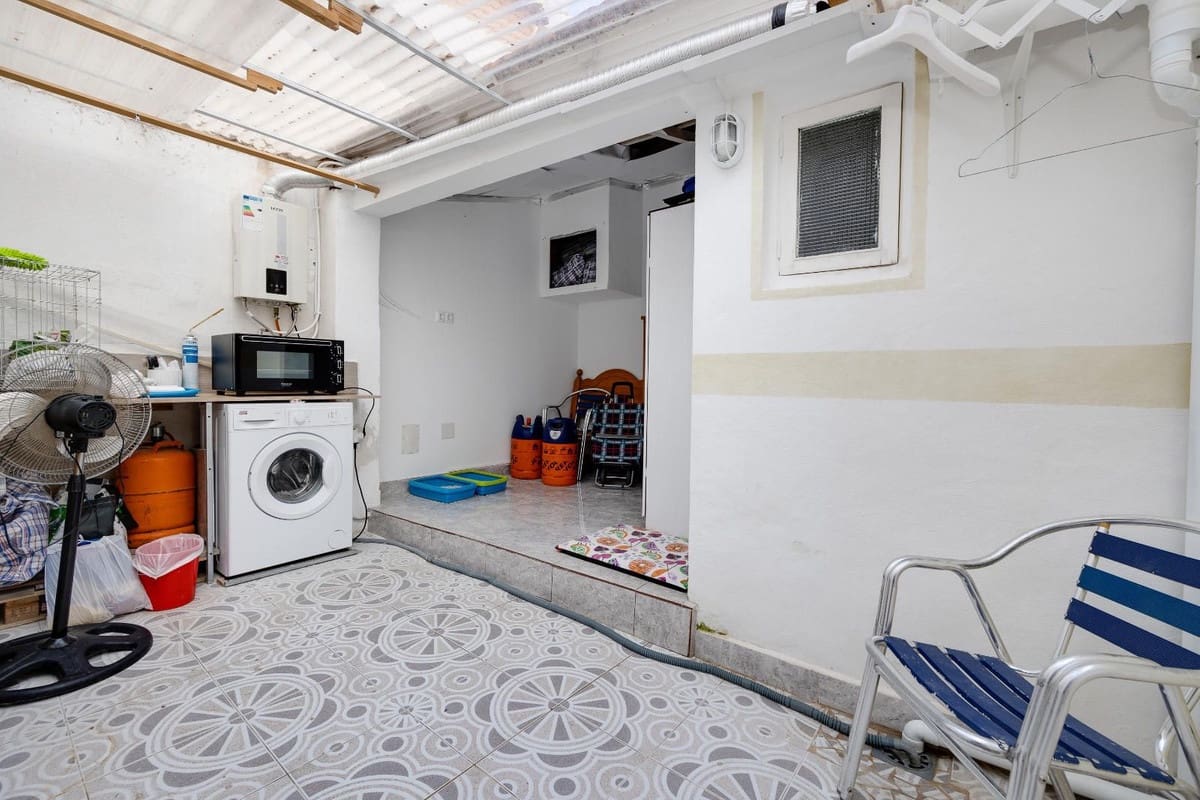 3 bedroom Apartment for sale in Torrevieja - € 144,995 (Ref: 9452865)