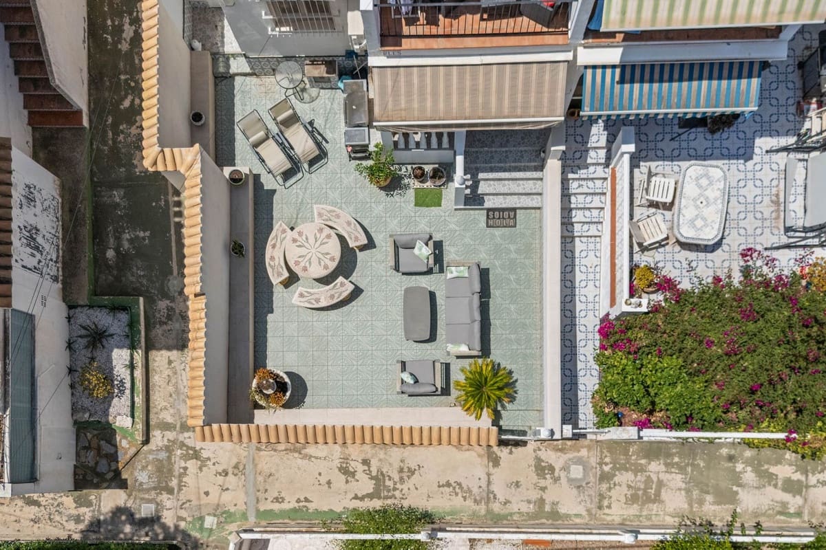 2 bedroom Apartment for sale in Los Altos with pool - € 145,000 (Ref: 9452867)