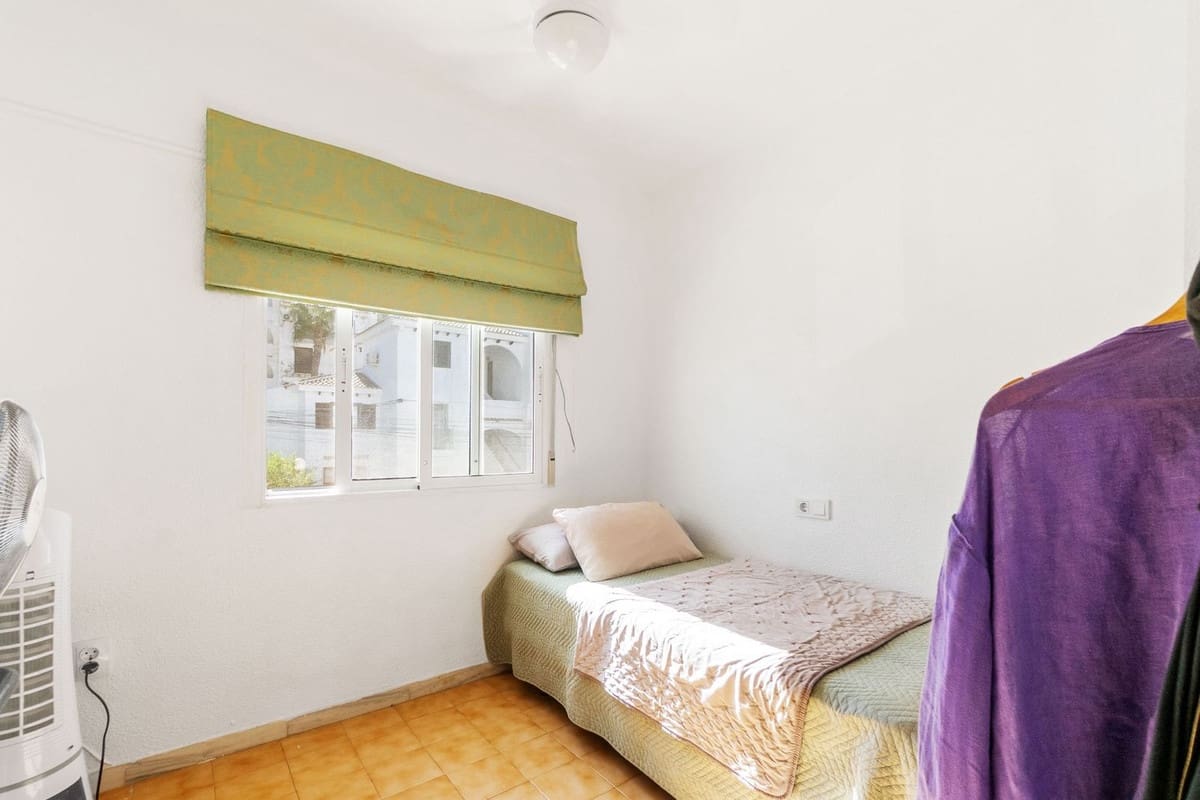 Casa de 2 habitaciones en Torrevieja en venta con piscina - 159.000 € (Ref: 9452869)