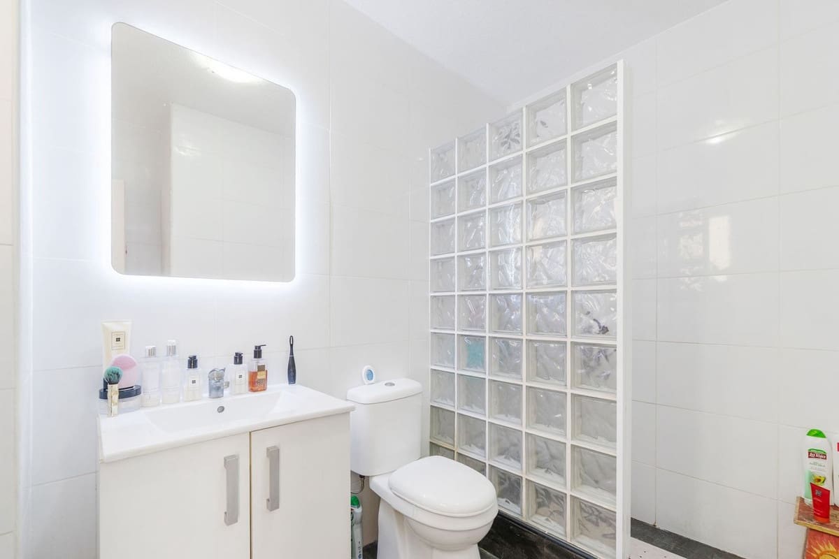 Casa de 2 habitaciones en Torrevieja en venta con piscina - 159.000 € (Ref: 9452869)