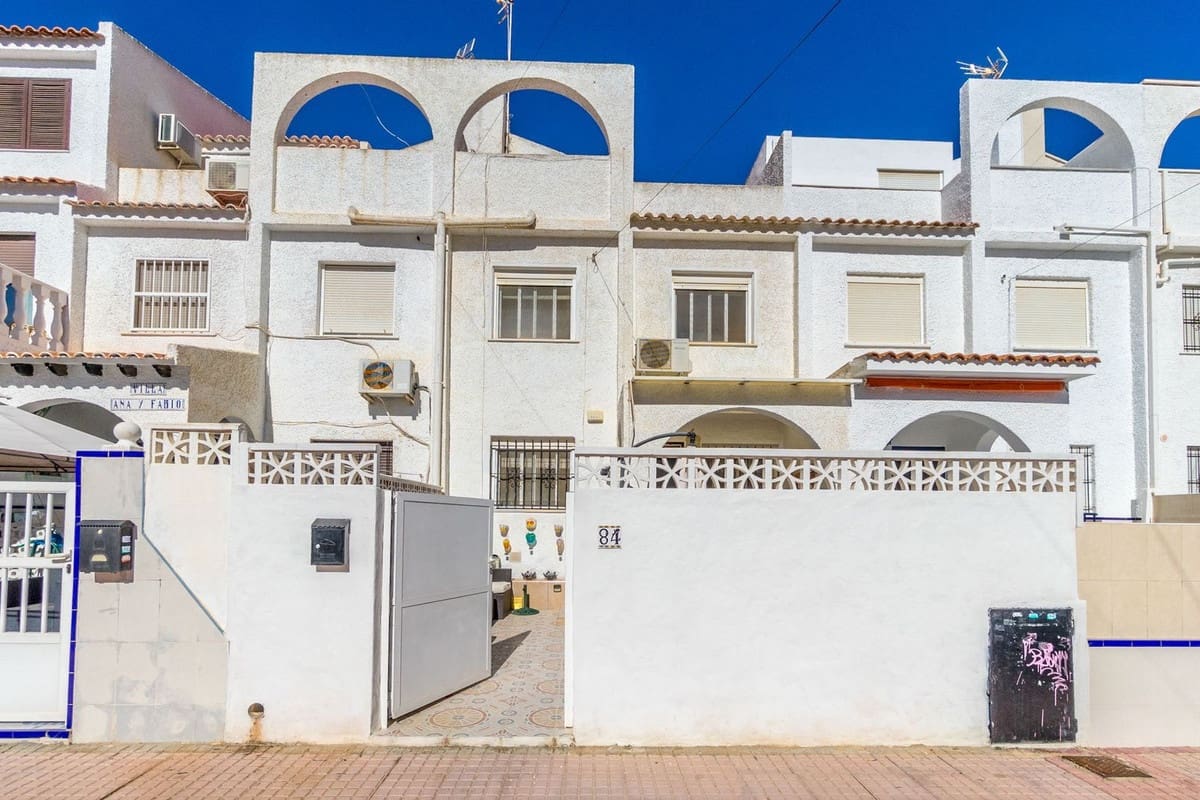 Casa de 2 habitaciones en Torrevieja en venta con piscina - 159.000 € (Ref: 9452869)