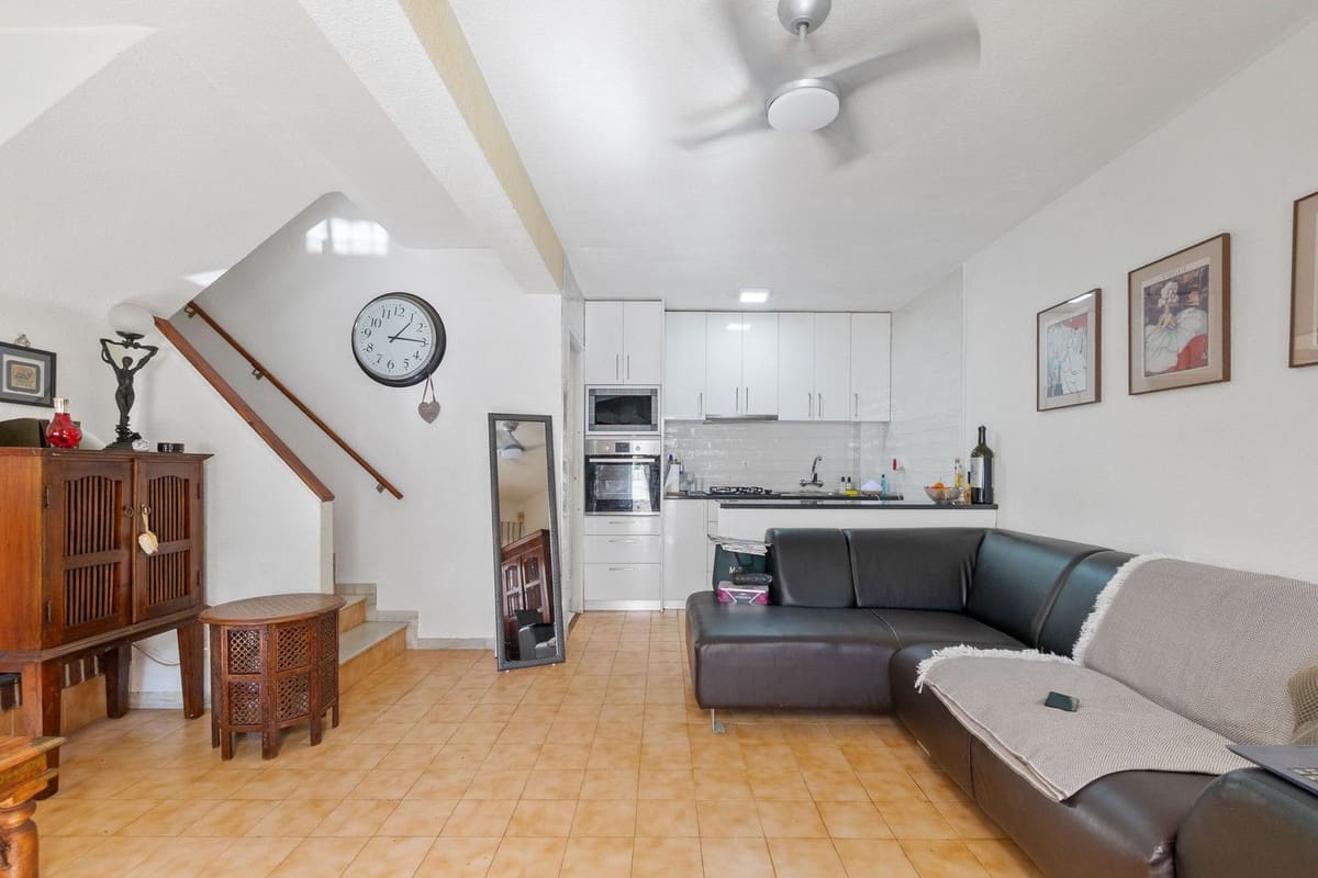 Casa de 2 habitaciones en Torrevieja en venta con piscina - 159.000 € (Ref: 9452869)